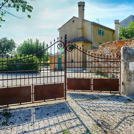 בית נופש Haus Principi 400s Grožnjan